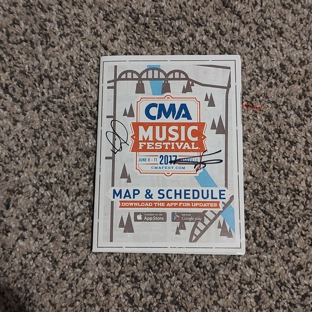 Maddie & Tae Signed in person Autograph